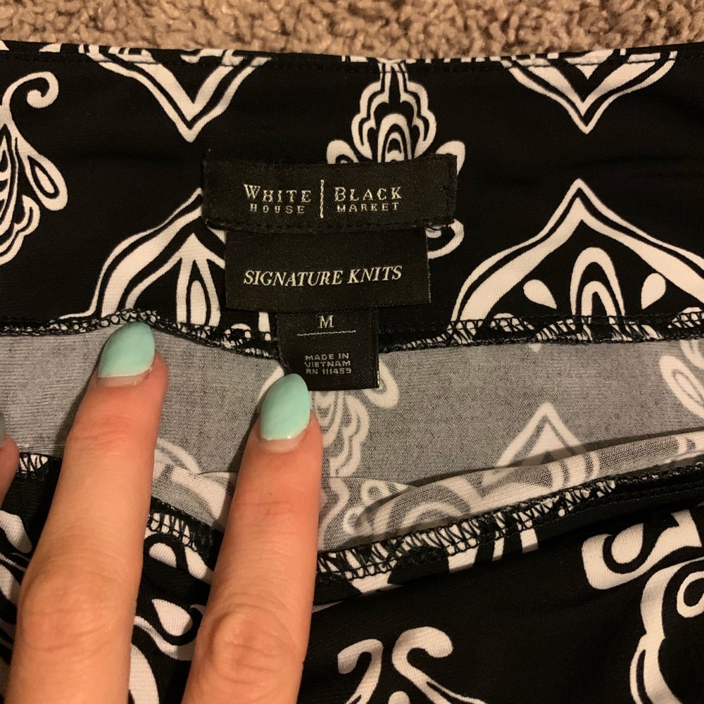 White House skirt - Picture 2 of 2